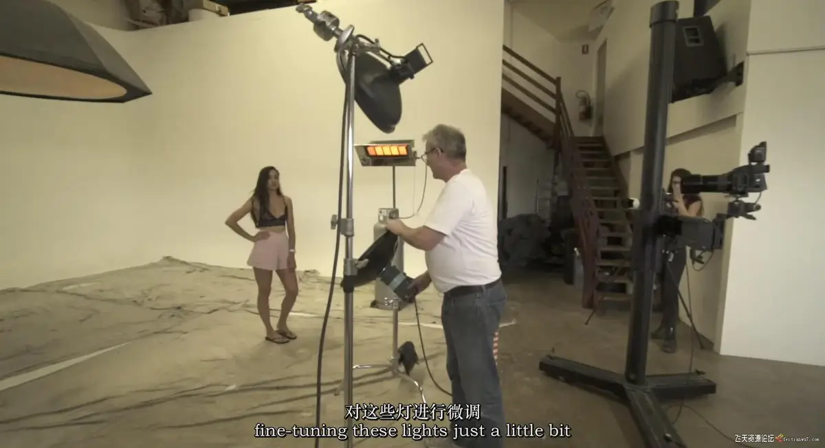<a href='https://www.sblzyw.com/tag/%e4%ba%ba%e5%83%8f%e6%91%84%e5%bd%b1'>人像摄影</a>, <a href='https://www.sblzyw.com/tag/%e5%95%86%e4%b8%9a%e5%b8%83%e5%85%89'>商业布光</a>, <a href='https://www.sblzyw.com/tag/%e6%a3%9a%e6%8b%8d%e4%ba%ba%e5%83%8f'>棚拍人像</a>, <a href='https://www.sblzyw.com/tag/%e5%90%8e%e6%9c%9f%e4%bf%ae%e9%a5%b0'>后期修饰</a>, <a href='https://www.sblzyw.com/tag/%e4%b8%ad%e6%80%a7%e7%81%b0'>中性灰</a>, <a href='https://www.sblzyw.com/tag/%e9%a2%91%e7%8e%87%e5%88%86%e7%a6%bb'>频率分离</a>, <a href='https://www.sblzyw.com/tag/peter-coulson'>Peter Coulson</a>, <a href='https://www.sblzyw.com/tag/%e5%bd%b1%e6%a3%9a%e5%b8%83%e5%85%89'>影棚布光</a>, <a href='https://www.sblzyw.com/tag/%e7%9a%ae%e8%82%a4%e4%bf%ae%e9%a5%b0'>皮肤修饰</a>, <a href='https://www.sblzyw.com/tag/%e8%b0%83%e8%89%b2%e9%80%bb%e8%be%91'>调色逻辑</a>, <a href='https://www.sblzyw.com/tag/%e7%94%b5%e5%bd%b1%e8%b4%a8%e6%84%9f'>电影质感</a>, <a href='https://www.sblzyw.com/tag/%e6%a8%a1%e7%89%b9%e8%b0%83%e5%ba%a6'>模特调度</a> (8)