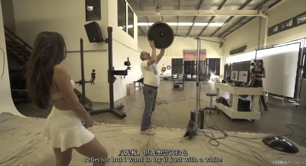 <a href='https://www.sblzyw.com/tag/%e4%ba%ba%e5%83%8f%e6%91%84%e5%bd%b1'>人像摄影</a>, <a href='https://www.sblzyw.com/tag/%e5%95%86%e4%b8%9a%e5%b8%83%e5%85%89'>商业布光</a>, <a href='https://www.sblzyw.com/tag/%e6%a3%9a%e6%8b%8d%e4%ba%ba%e5%83%8f'>棚拍人像</a>, <a href='https://www.sblzyw.com/tag/%e5%90%8e%e6%9c%9f%e4%bf%ae%e9%a5%b0'>后期修饰</a>, <a href='https://www.sblzyw.com/tag/%e4%b8%ad%e6%80%a7%e7%81%b0'>中性灰</a>, <a href='https://www.sblzyw.com/tag/%e9%a2%91%e7%8e%87%e5%88%86%e7%a6%bb'>频率分离</a>, <a href='https://www.sblzyw.com/tag/peter-coulson'>Peter Coulson</a>, <a href='https://www.sblzyw.com/tag/%e5%bd%b1%e6%a3%9a%e5%b8%83%e5%85%89'>影棚布光</a>, <a href='https://www.sblzyw.com/tag/%e7%9a%ae%e8%82%a4%e4%bf%ae%e9%a5%b0'>皮肤修饰</a>, <a href='https://www.sblzyw.com/tag/%e8%b0%83%e8%89%b2%e9%80%bb%e8%be%91'>调色逻辑</a>, <a href='https://www.sblzyw.com/tag/%e7%94%b5%e5%bd%b1%e8%b4%a8%e6%84%9f'>电影质感</a>, <a href='https://www.sblzyw.com/tag/%e6%a8%a1%e7%89%b9%e8%b0%83%e5%ba%a6'>模特调度</a> (12)